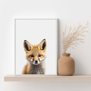 Bringen Sie Wärme und Freude in das Kinderzimmer mit unserem liebevoll gestalteten Baby Fuchs Poster.