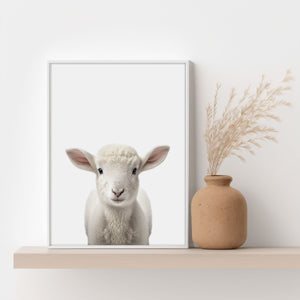 Niedliches Baby Lamm Poster - Perfekt für Mädchenzimmer